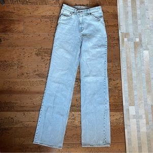 Abercrombie Ultra High Rise 90s Straight Jean